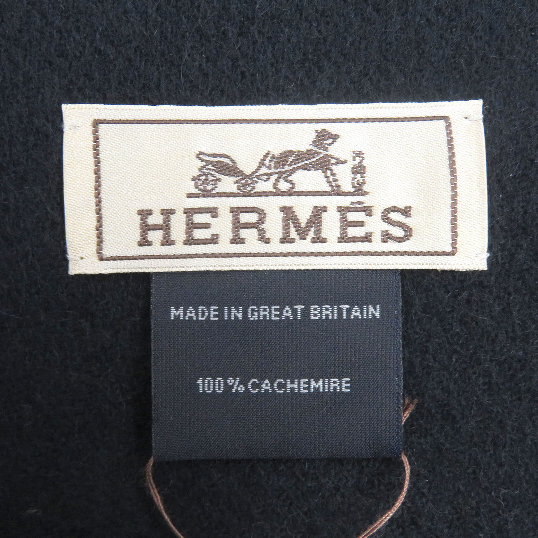 Hermes(エルメス)の未使用品□HERMES エルメス カシミヤ100％ ロゴエンブロイダリー 刺繍 大判ショール フリンジマフラー ダークネイビー 箱付き 英国製 正規品 メンズ メンズのファッション小物(マフラー)の商品写真