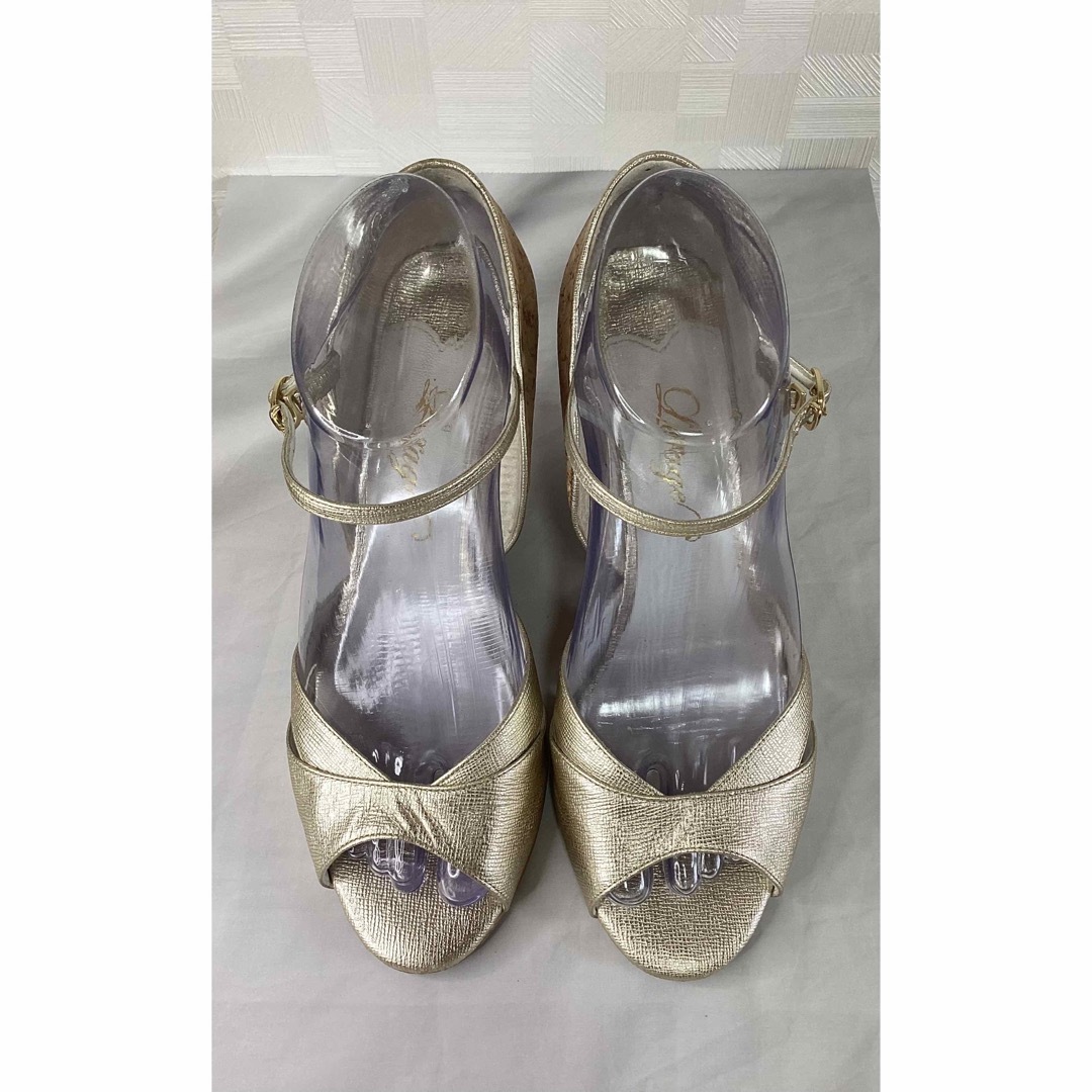 Odette e Odile(オデットエオディール)のオデットエオディール　ゴールド　ウエッジソール　サンダル レディースの靴/シューズ(サンダル)の商品写真