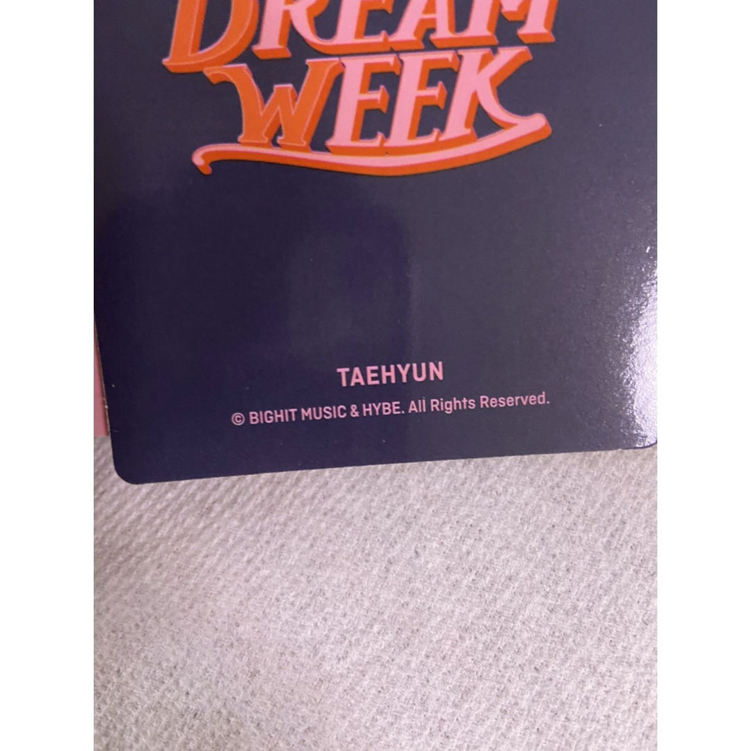 TOMORROW X TOGETHER(トゥモローバイトゥギャザー)のTXT DREAM WEEK テヒョン　ミニフォトカード　トレカ　ミニフォト エンタメ/ホビーのタレントグッズ(アイドルグッズ)の商品写真