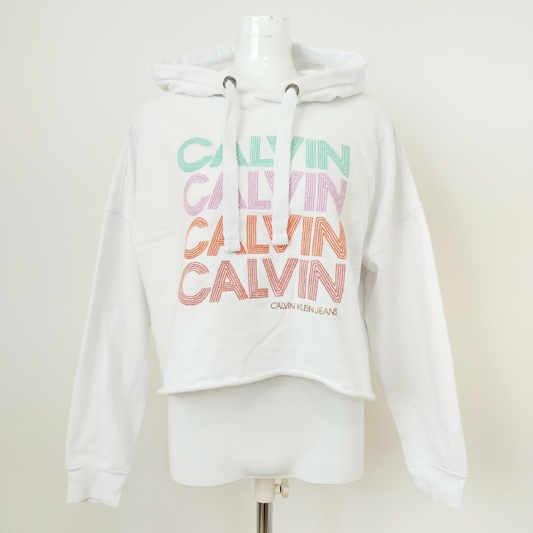 Calvin Klein(カルバンクライン)の●♡♡CALVIN KLEIN JEANS　ショート丈パーカー　M　ホワイト レディースのトップス(パーカー)の商品写真