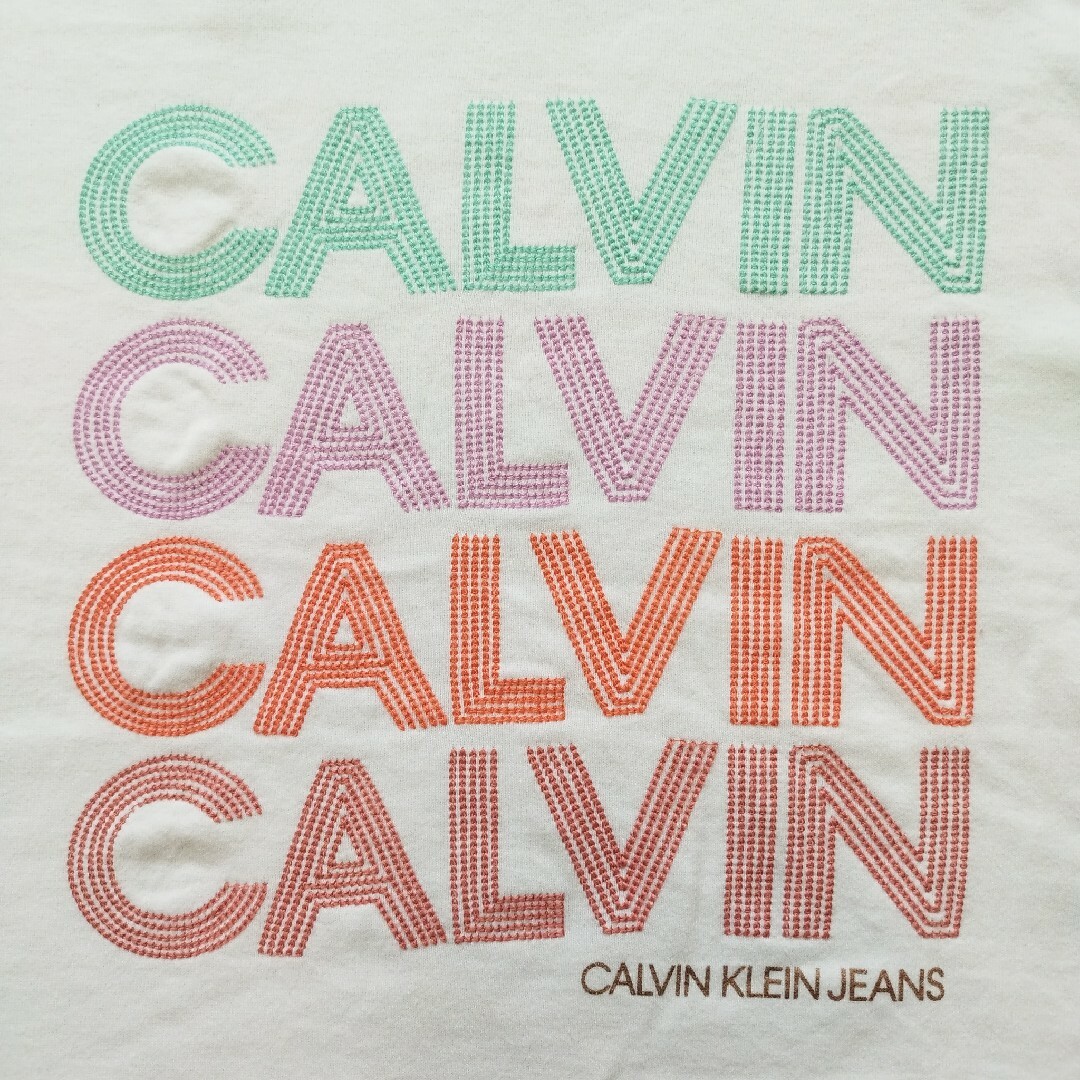 Calvin Klein(カルバンクライン)の●♡♡CALVIN KLEIN JEANS　ショート丈パーカー　M　ホワイト レディースのトップス(パーカー)の商品写真