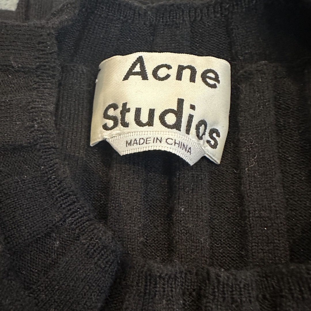 Acne Studios(アクネストゥディオズ)の定番Acne Studiosリブニット黒S レディースのトップス(ニット/セーター)の商品写真