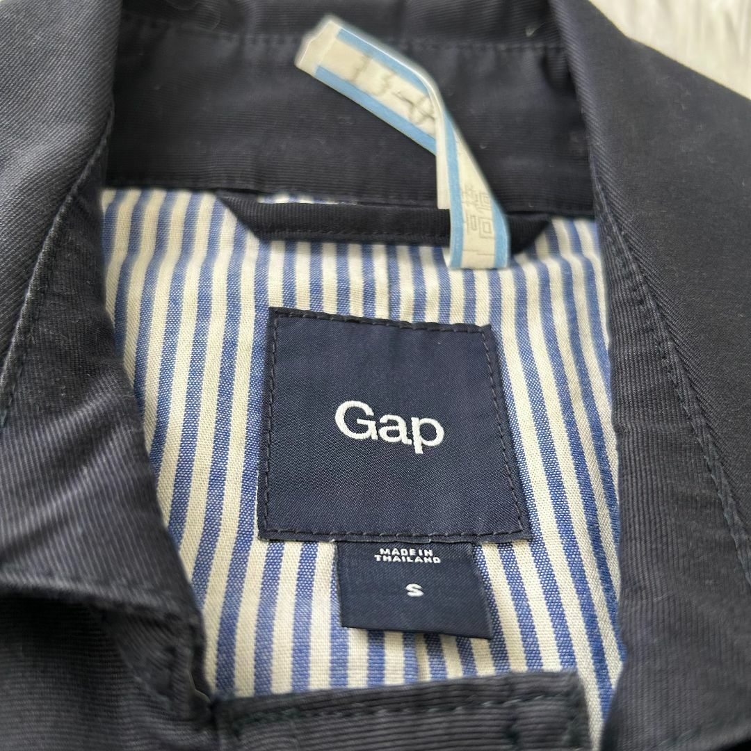 GAP(ギャップ)のGAP ギャップ レディース トレンチコート ネイビー Sサイズ ✓2184 レディースのジャケット/アウター(トレンチコート)の商品写真