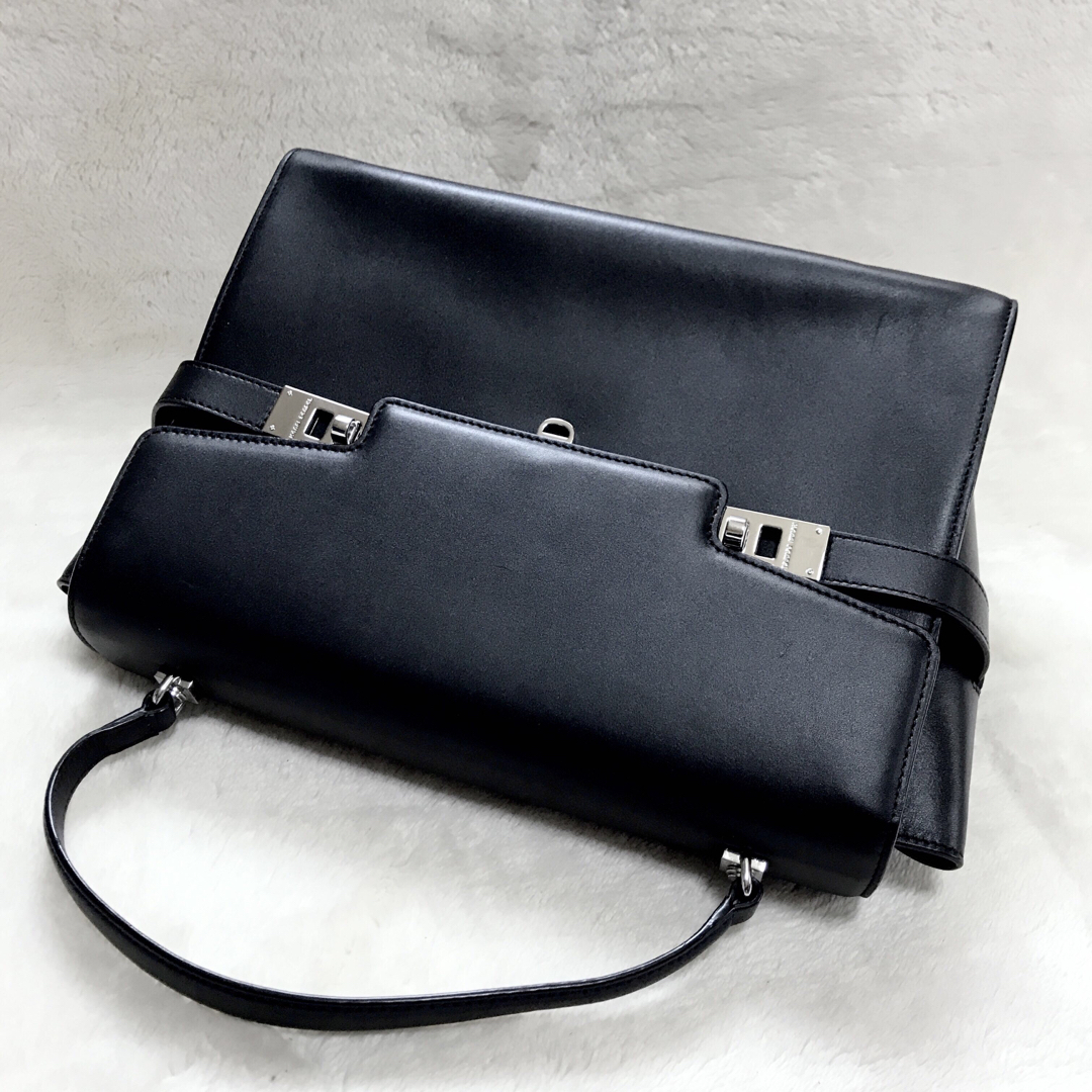 Henri Bendel(ヘンリベンデル)の美品 HENRI BENDEL オールレザー 2way ハンドバッグ ブラック  レディースのバッグ(ハンドバッグ)の商品写真