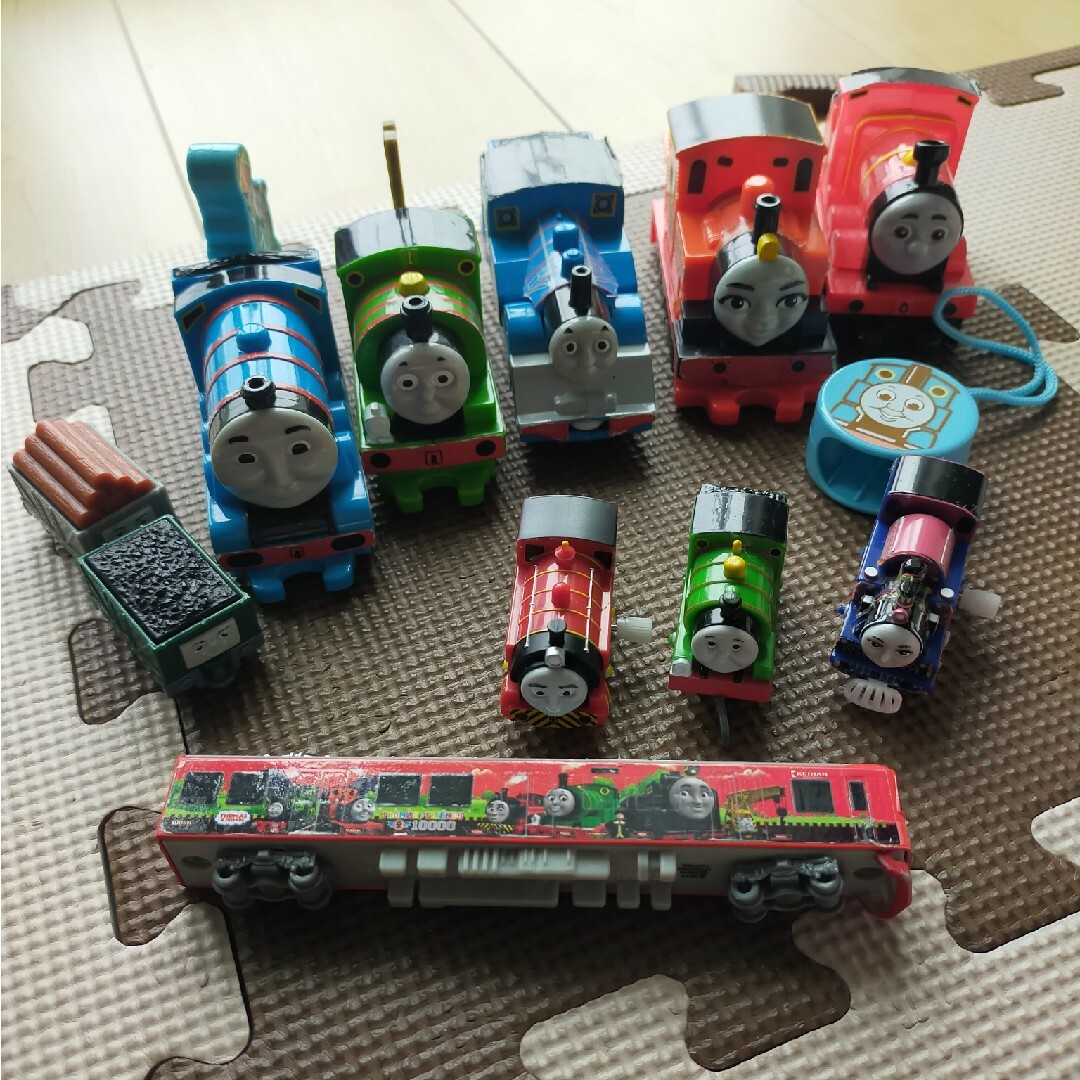 THOMAS(トーマス)のトーマス　まとめ売り　ハッピーセット　トミカ キッズ/ベビー/マタニティのおもちゃ(電車のおもちゃ/車)の商品写真