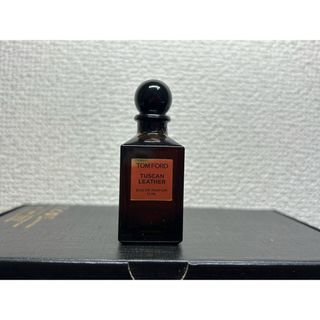 トムフォードビューティ(TOM FORD BEAUTY)のトムフォード　タスカン・レザー オード パルファム　香水　12ml(ユニセックス)