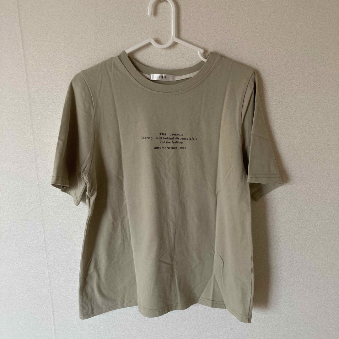 fifth(フィフス)のカーキ　Ｔシャツ レディースのトップス(Tシャツ(半袖/袖なし))の商品写真