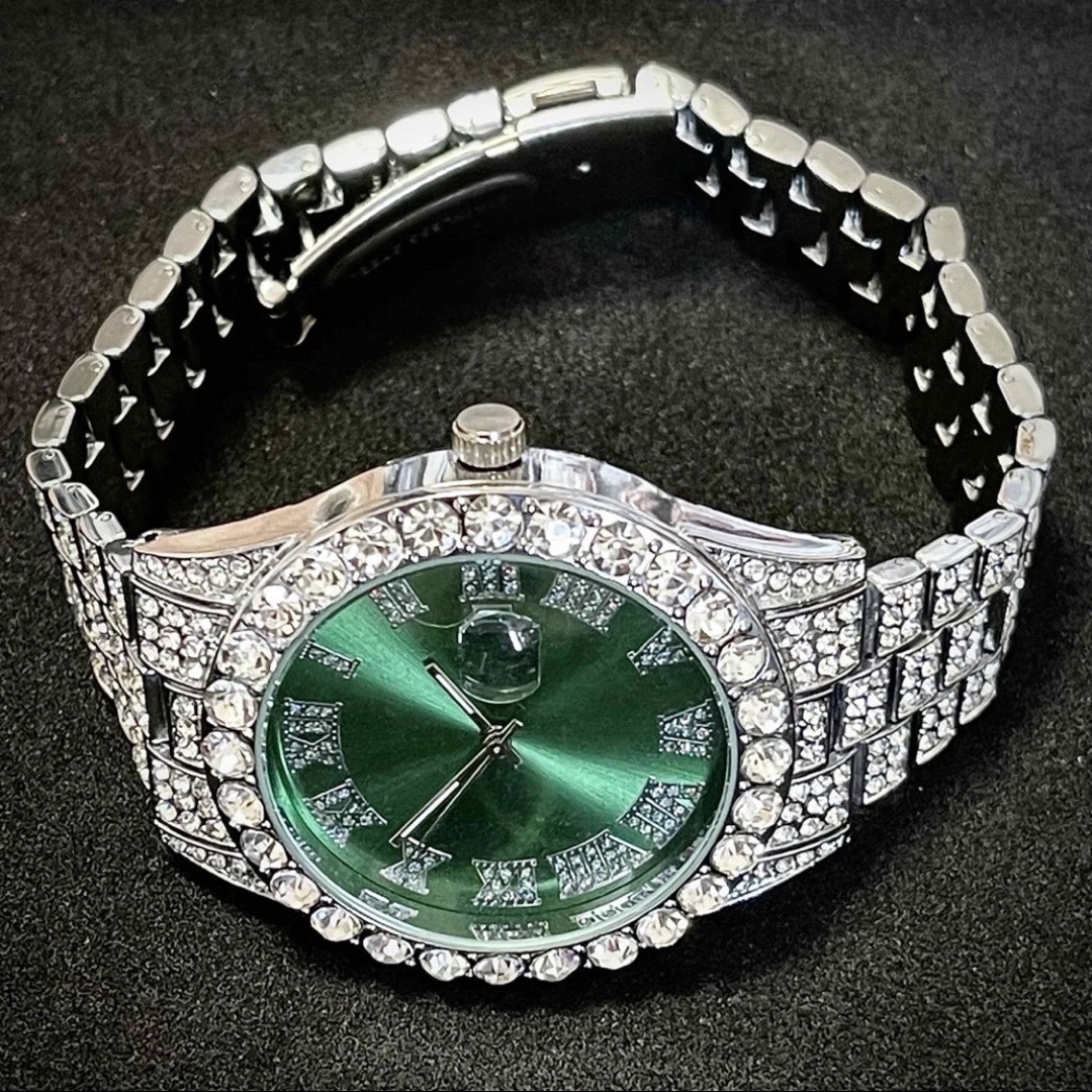 新品 ゴージャスアイスアウトウォッチ ブリンブリンメンズ腕時計シルバー＆グリーン メンズの時計(腕時計(アナログ))の商品写真