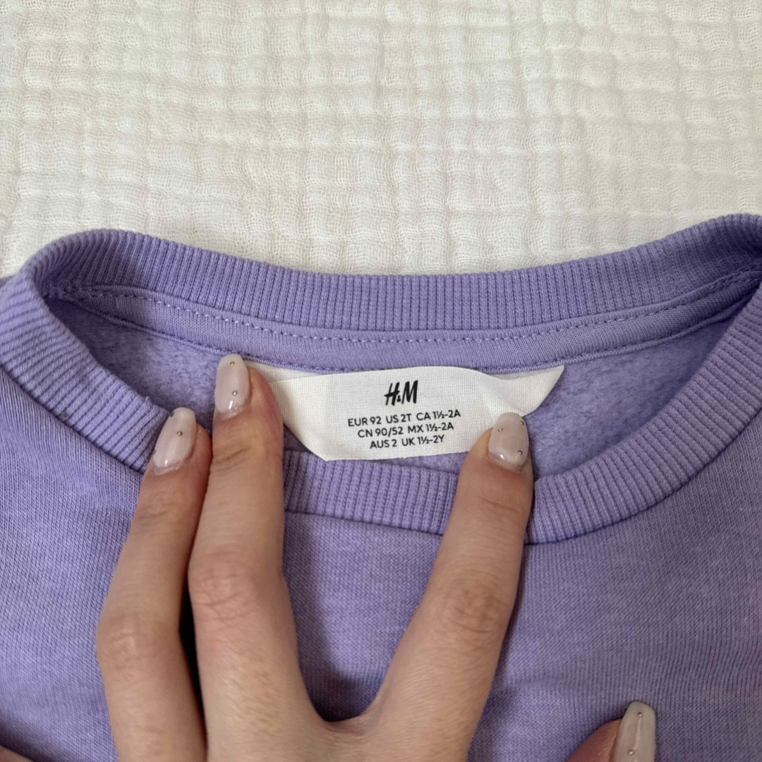 H&M(エイチアンドエム)のH&M パステルカラー パープル スウェット プルオーバー キッズ/ベビー/マタニティのキッズ服女の子用(90cm~)(Tシャツ/カットソー)の商品写真