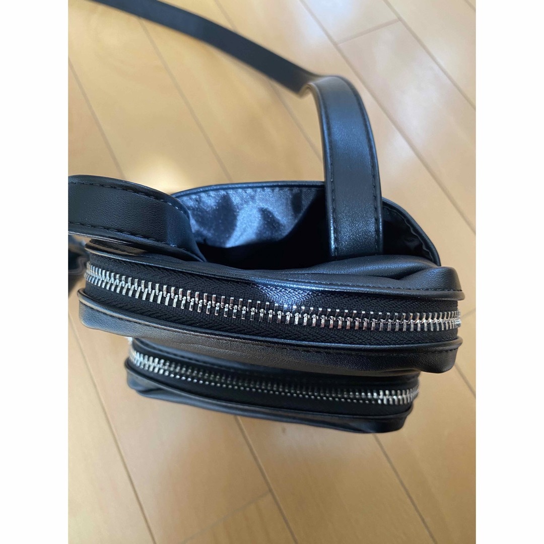 GU(ジーユー)のgu レザータッチ　ミニショルダーバッグ メンズのバッグ(ショルダーバッグ)の商品写真