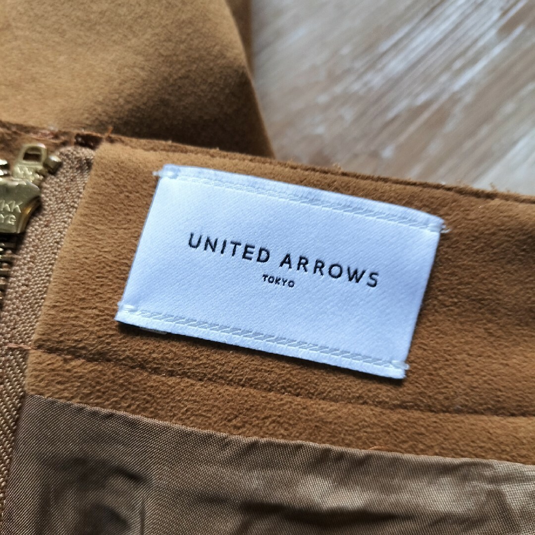 UNITED ARROWS(ユナイテッドアローズ)のユナイテッドアローズ　スウェード　スカート レディースのスカート(ひざ丈スカート)の商品写真