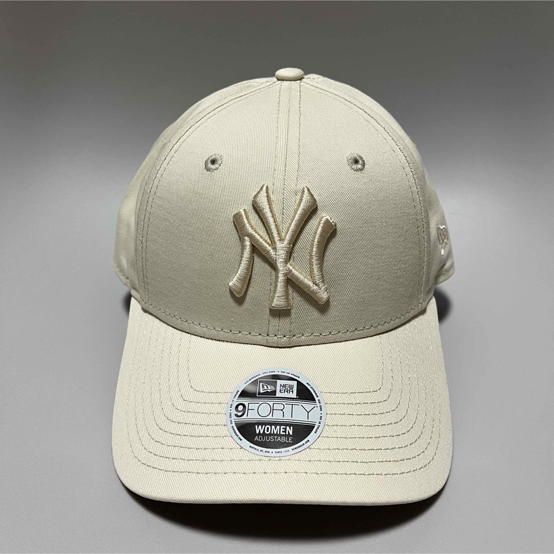 NEW ERA(ニューエラー)の期間限定　値下げ　ニューエラ　キャップ　NYヤンキース　オフホワイト レディースの帽子(キャップ)の商品写真