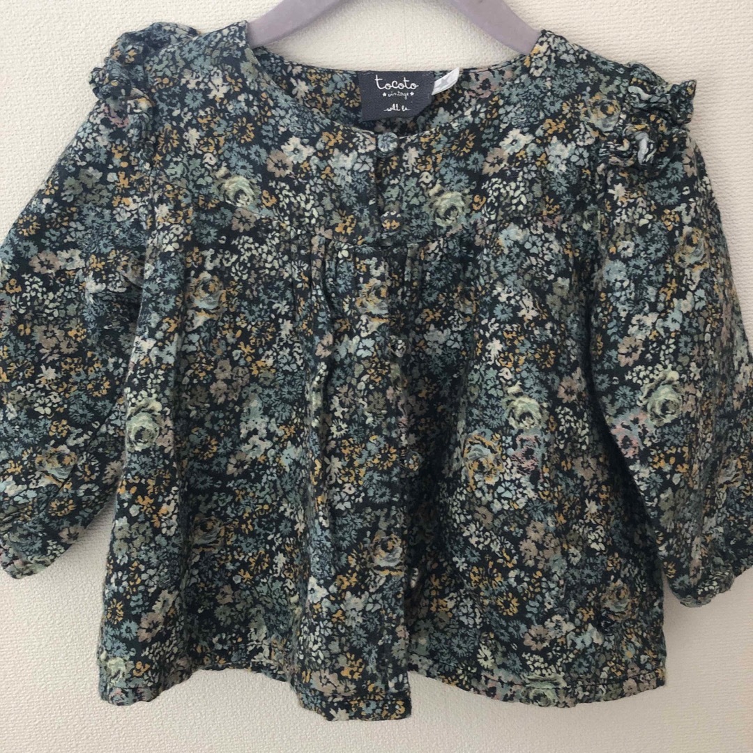 Caramel baby&child (キャラメルベビー&チャイルド)のtocoto vintage 花柄ボタントップス  キッズ/ベビー/マタニティのキッズ服女の子用(90cm~)(ブラウス)の商品写真