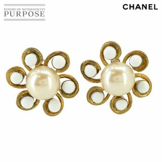 シャネル(CHANEL)のシャネル CHANEL フラワー フェイクパール イヤリング ゴールド ホワイト 93P ヴィンテージ アクセサリー VLP 90228097(イヤリング)