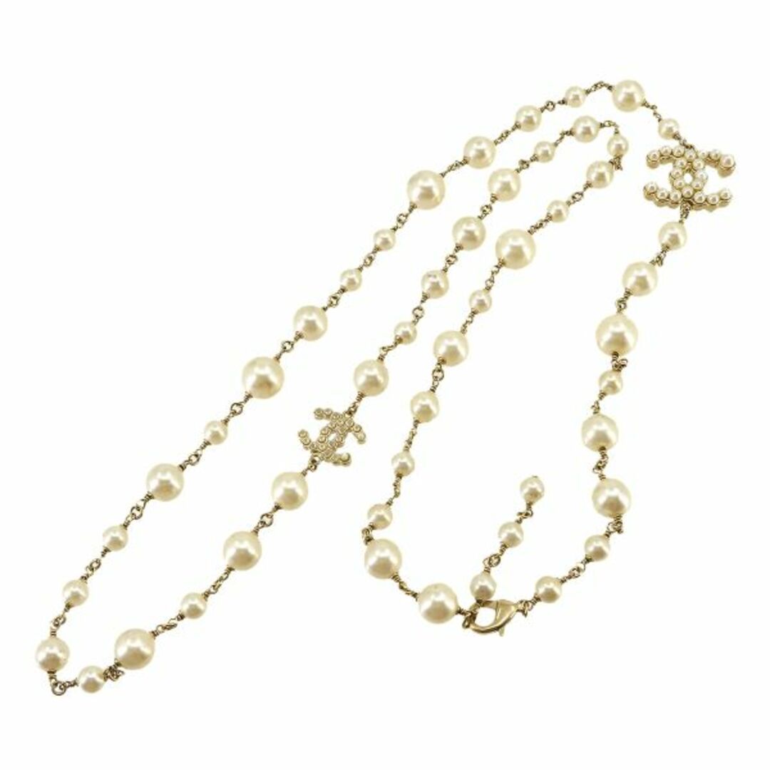 CHANEL(シャネル)のシャネル CHANEL ココマーク ロング ネックレス フェイクパール ゴールド ホワイト B14V アクセサリー Necklace VLP 90228103 レディースのアクセサリー(ネックレス)の商品写真