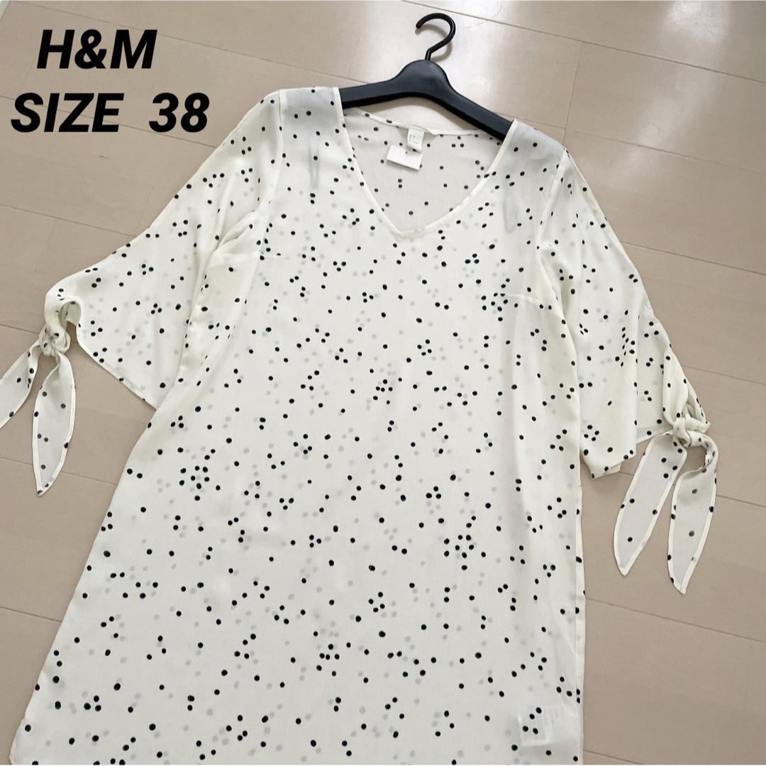 H&M(エイチアンドエム)の[新品] フレア袖リボンブラウス　　ブラウスワンピース　 レディースのトップス(シャツ/ブラウス(長袖/七分))の商品写真