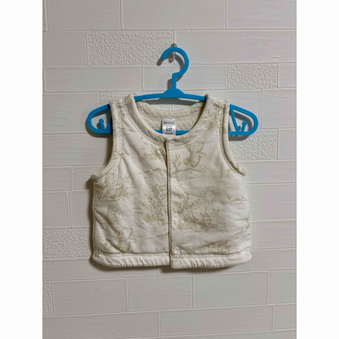 babyGAP(ベビーギャップ)のベビーベスト 60cm キッズ/ベビー/マタニティのベビー服(~85cm)(ジャケット/コート)の商品写真