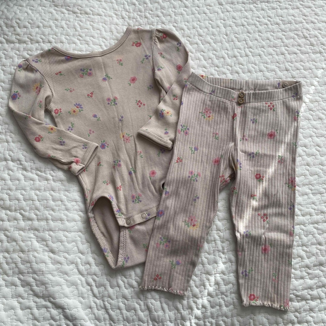 H&M(エイチアンドエム)のH&M baby キッズ/ベビー/マタニティのベビー服(~85cm)(ロンパース)の商品写真