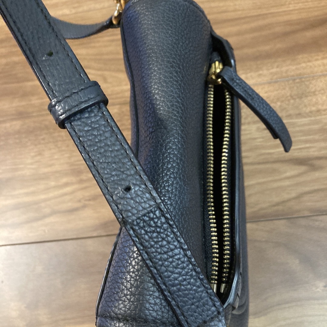 MARC BY MARC JACOBS(マークバイマークジェイコブス)の【美品、訳あり】マークジェイコブス レザー ショルダーバッグ 本革製 レディースのバッグ(ショルダーバッグ)の商品写真