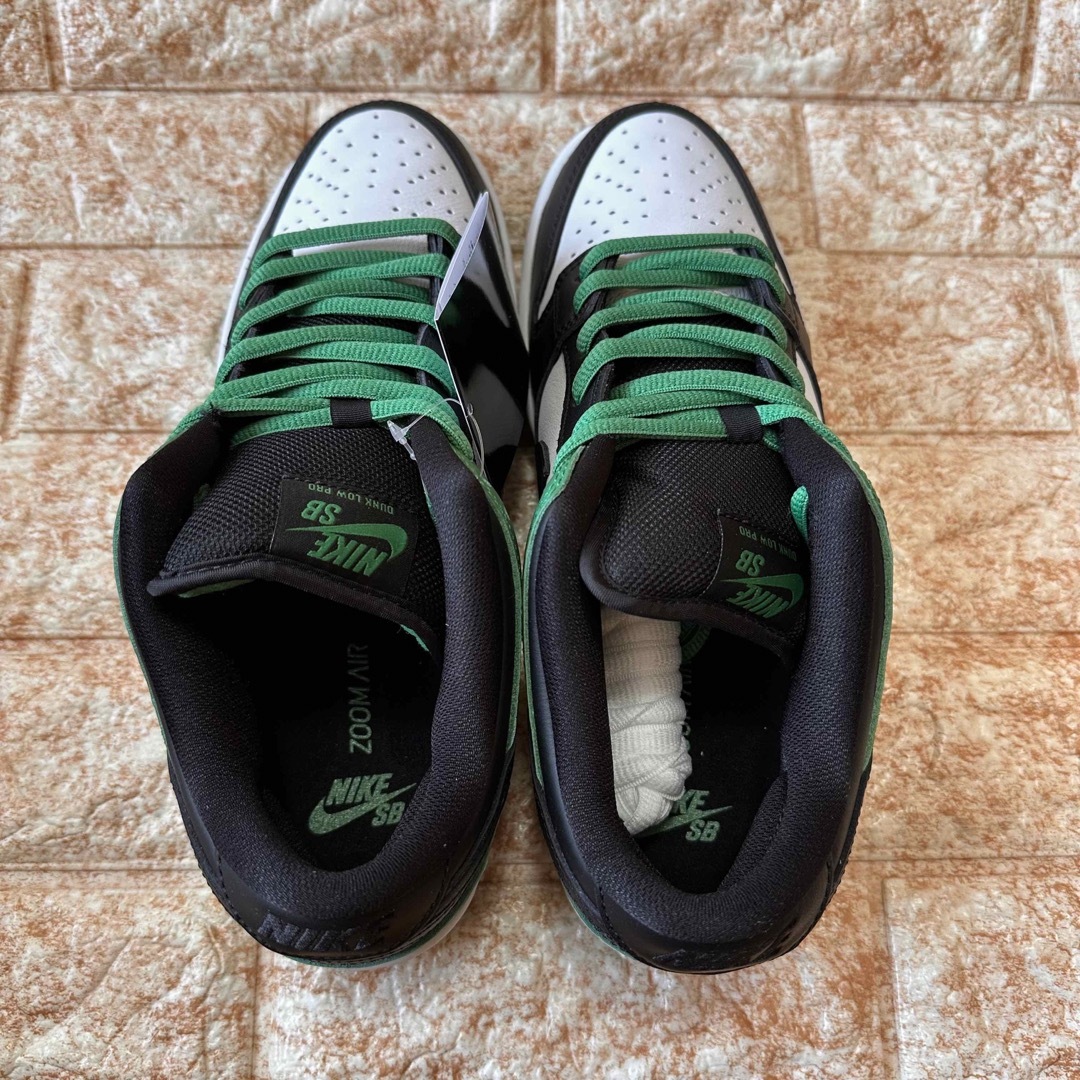 NIKE(ナイキ)のNIKE SB DUNK LOW "CLASSIC GREEN" メンズの靴/シューズ(スニーカー)の商品写真