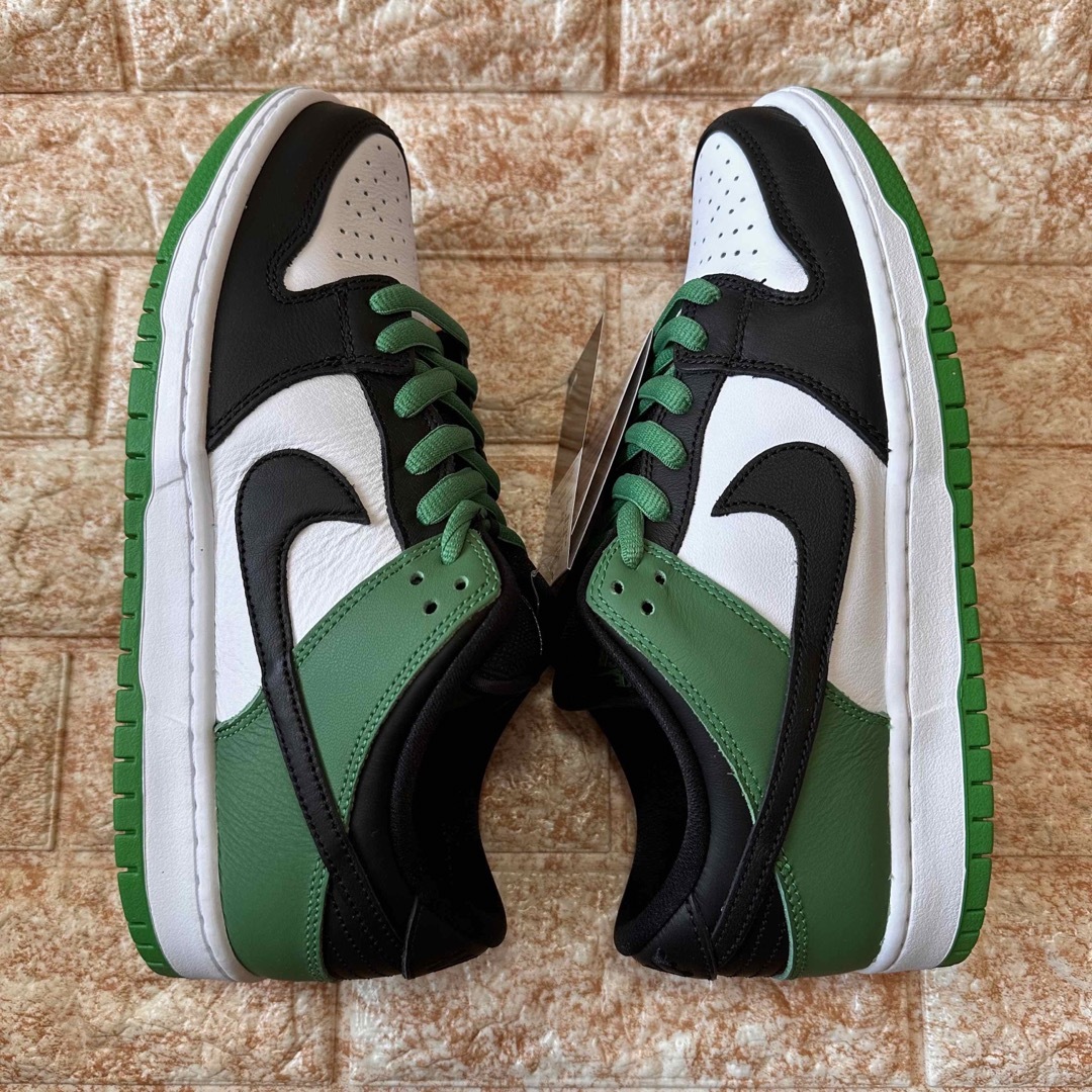 NIKE(ナイキ)のNIKE SB DUNK LOW "CLASSIC GREEN" メンズの靴/シューズ(スニーカー)の商品写真