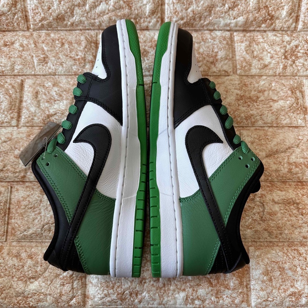 NIKE(ナイキ)のNIKE SB DUNK LOW "CLASSIC GREEN" メンズの靴/シューズ(スニーカー)の商品写真