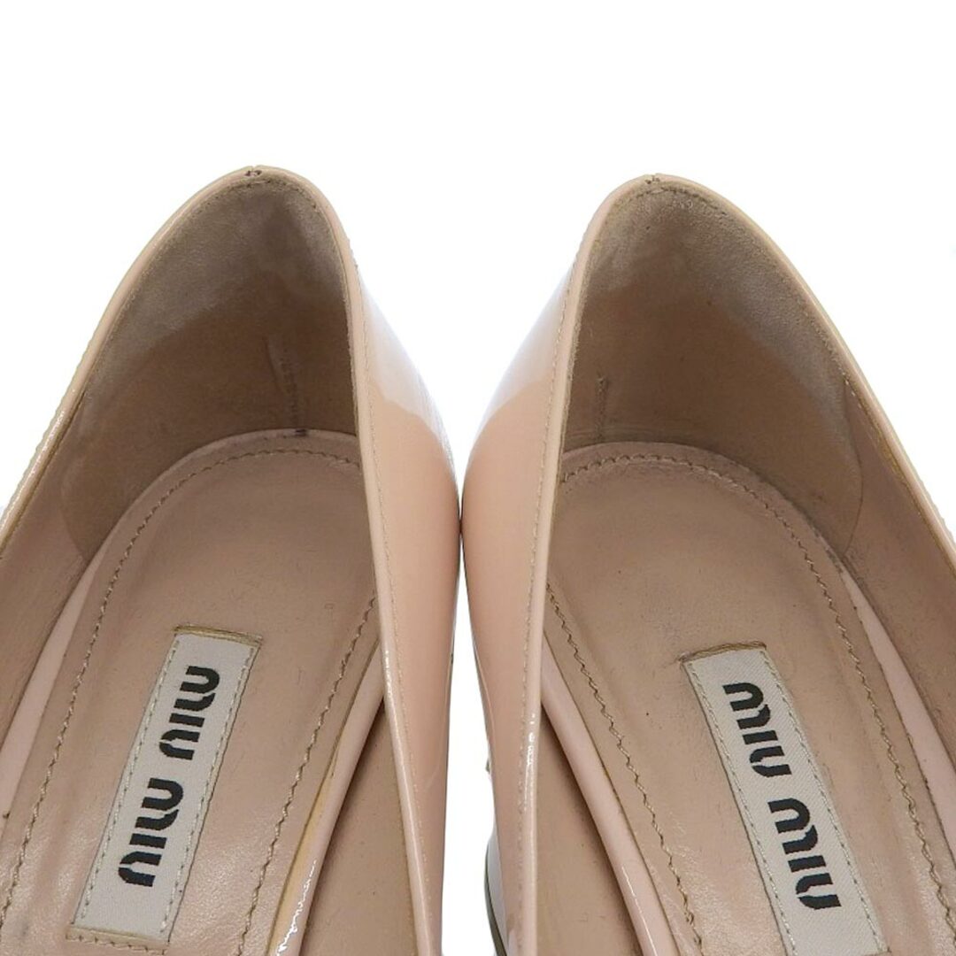 miumiu(ミュウミュウ)のミュウミュウ MIU MIU ミュウミュウ ビジュー付き パテントレザー チャンキーヒール パンプス レディース ピンク 36 36 レディースの靴/シューズ(ハイヒール/パンプス)の商品写真