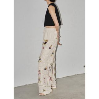 トゥデイフル(TODAYFUL)のTODAYFUL Embroidery Patchwork Trousers(カジュアルパンツ)