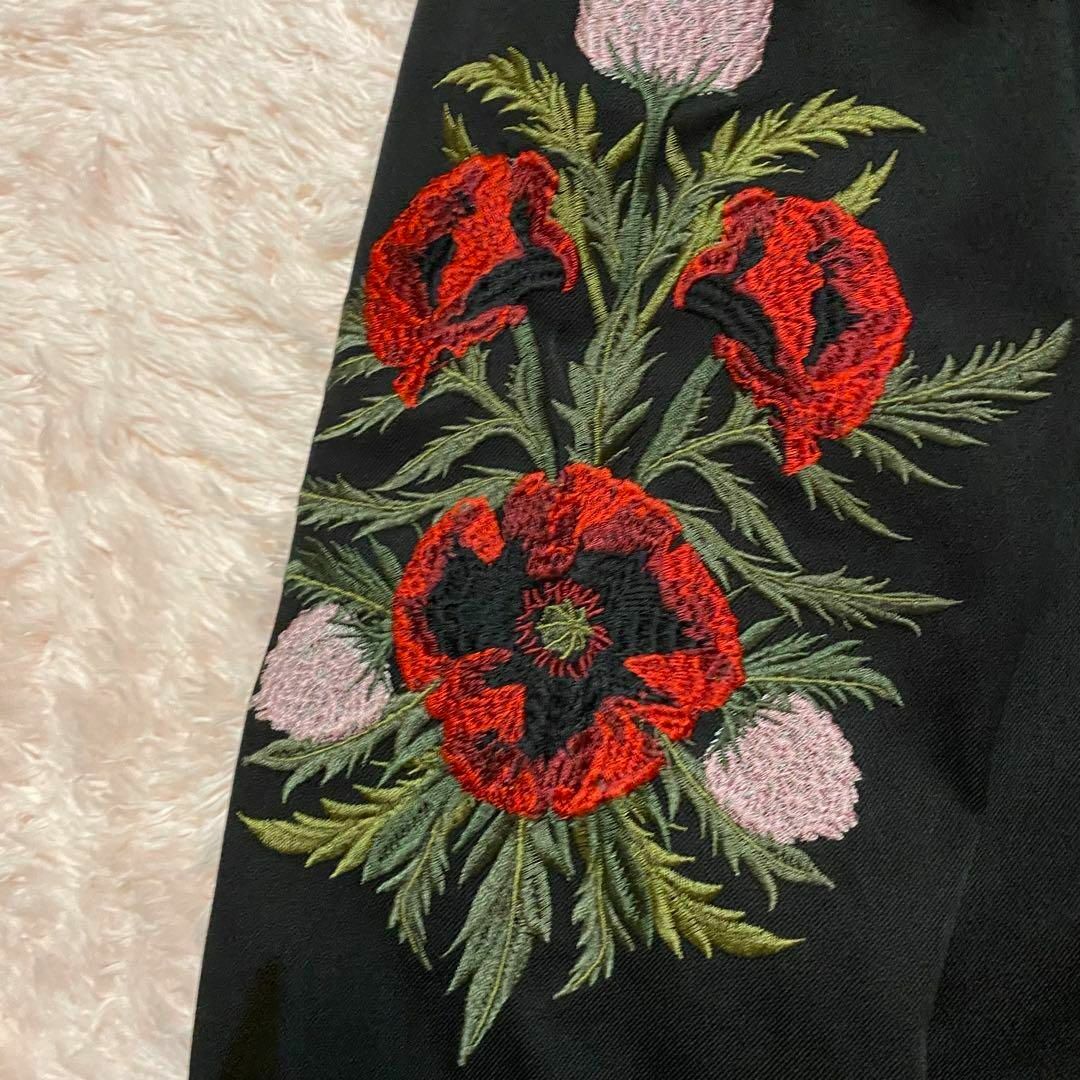 H&M(エイチアンドエム)のH&M 花柄刺繍　ジャケット　フロントフルジップ　ブラック　メンズM メンズのジャケット/アウター(Gジャン/デニムジャケット)の商品写真