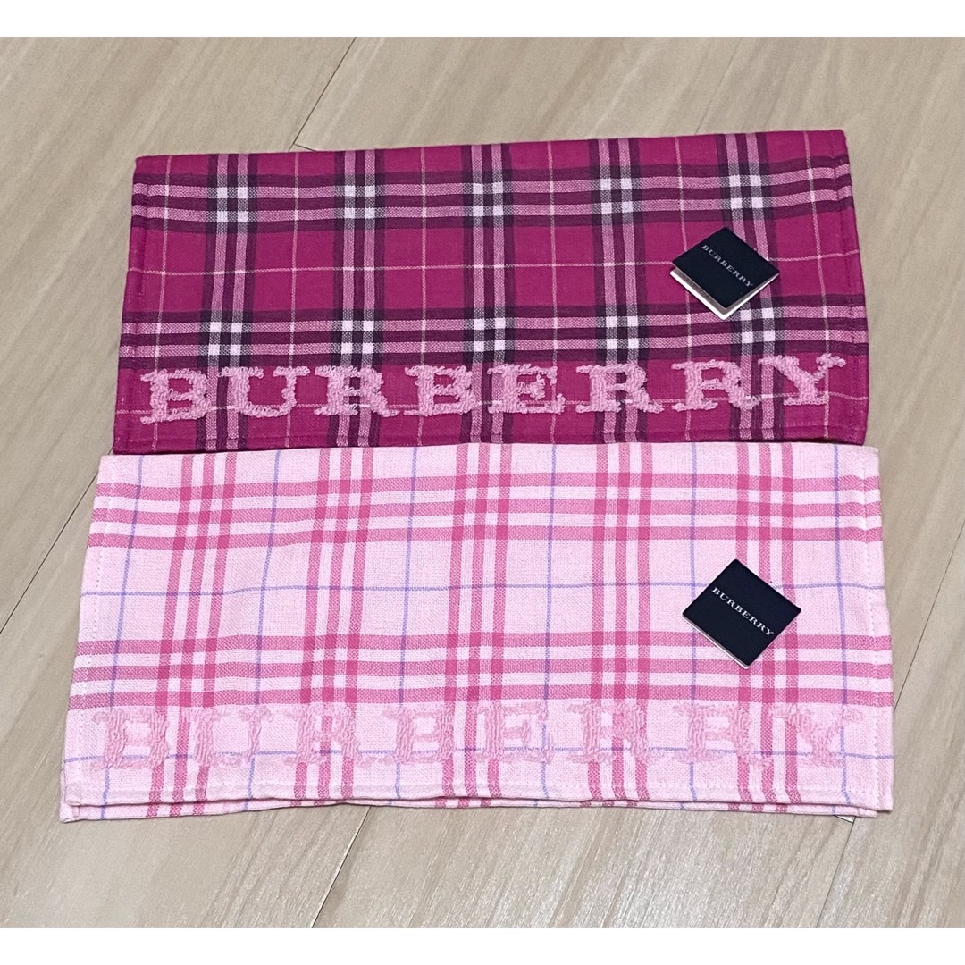 BURBERRY(バーバリー)の新品☆BURBERRYバーバリー☆タオルハンカチ２枚　ピンク　ノバチェック レディースのファッション小物(ハンカチ)の商品写真