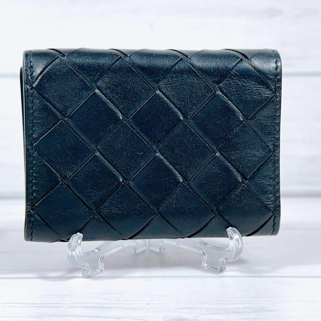 Bottega Veneta(ボッテガヴェネタ)のボッテガヴェネタ イントレチャート 三つ折り財布 コンパクトウォレット ブラック レディースのファッション小物(財布)の商品写真