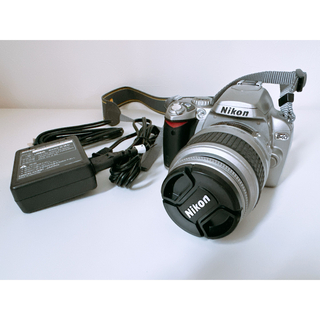 ニコン(Nikon)のニコン Nikon D40 シルバー 18-55mm レンズキット 一眼 カメラ(デジタル一眼)
