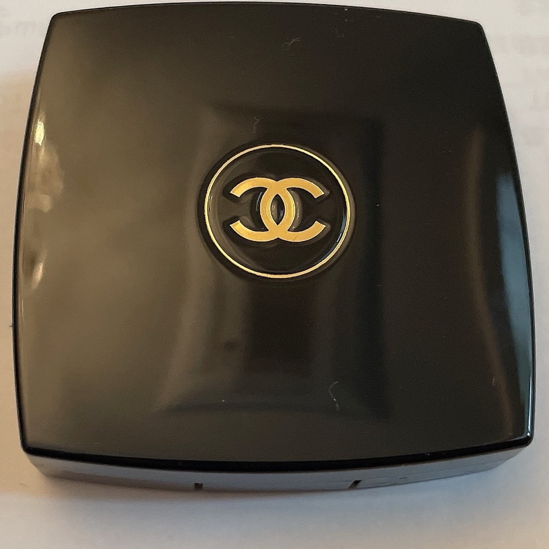 CHANEL(シャネル)のCHANELアイシャドウ コスメ/美容のベースメイク/化粧品(アイシャドウ)の商品写真