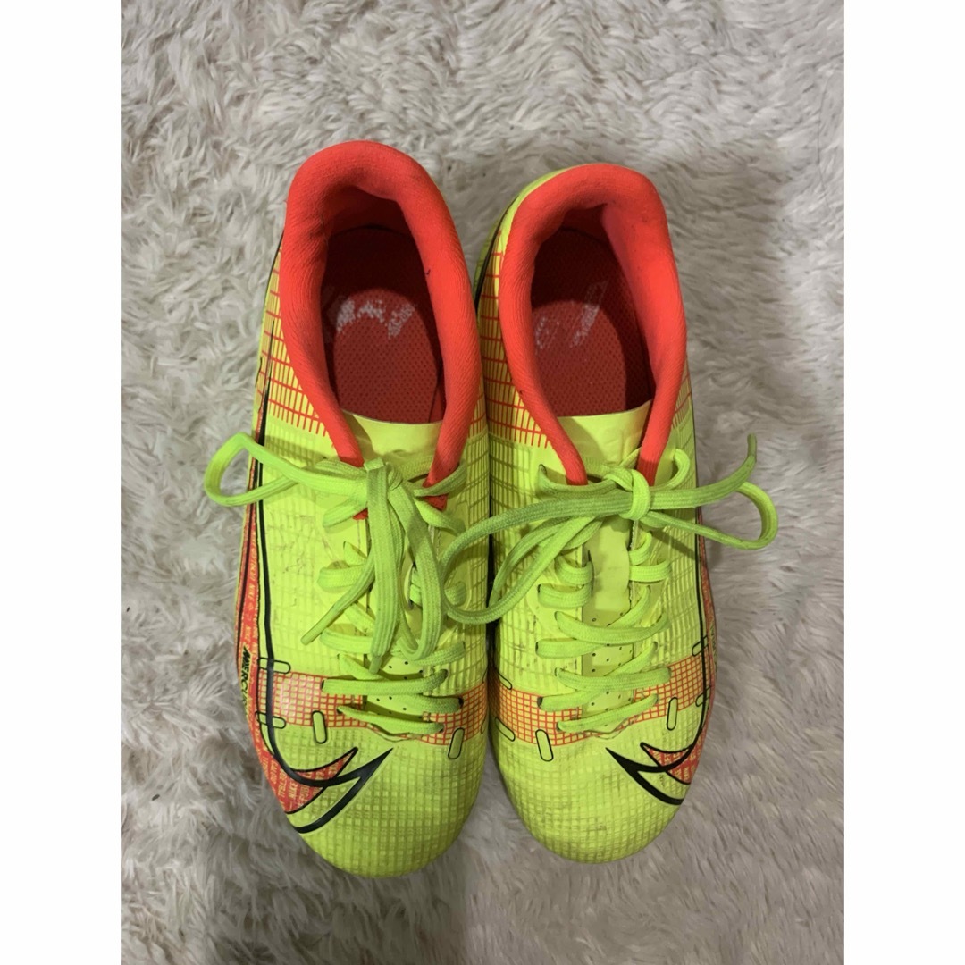 NIKE(ナイキ)のゆう様専用‼️サッカーNIKEスパイク21.5㎝ スポーツ/アウトドアのサッカー/フットサル(シューズ)の商品写真