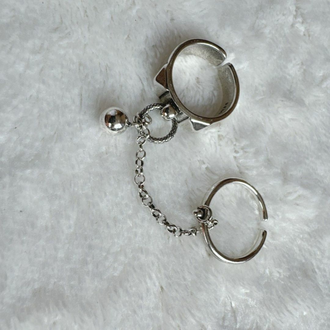 ダブルリング　シルバー　指輪　アクセサリー　レディース　リング　チェーン　韓国風 レディースのアクセサリー(リング(指輪))の商品写真