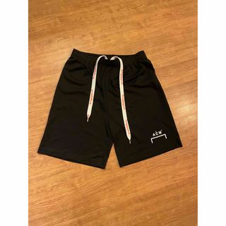 オフホワイト(OFF-WHITE)のA COLD WALL ショーツ　黒　M size(ショートパンツ)