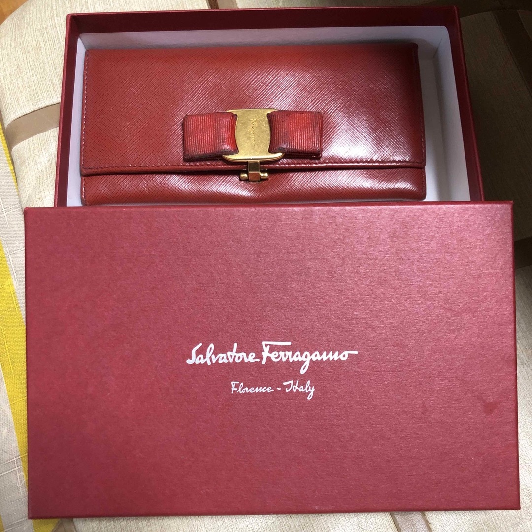 Salvatore Ferragamo(サルヴァトーレフェラガモ)のフェラガモサイフ レディースのファッション小物(財布)の商品写真