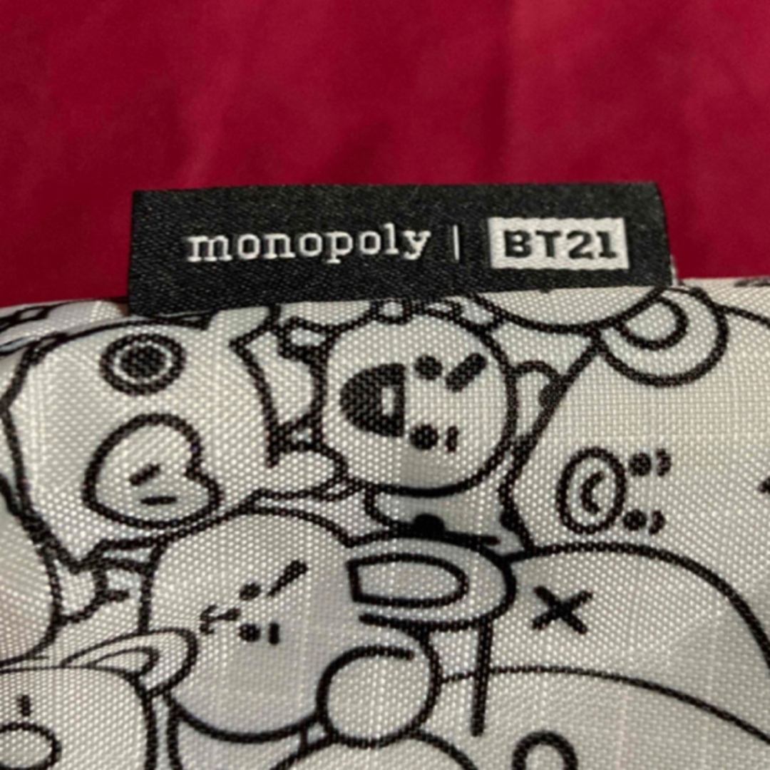 BT21(ビーティーイシビル)の【お値下げ中❗️5/31迄】BT21x monopoly タタ 多機能ポーチ エンタメ/ホビーのタレントグッズ(アイドルグッズ)の商品写真