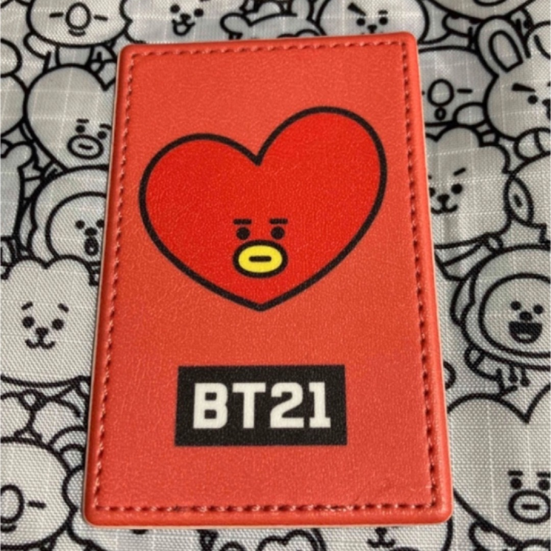 BT21(ビーティーイシビル)の【お値下げ中❗️5/31迄】BT21x monopoly タタ 多機能ポーチ エンタメ/ホビーのタレントグッズ(アイドルグッズ)の商品写真