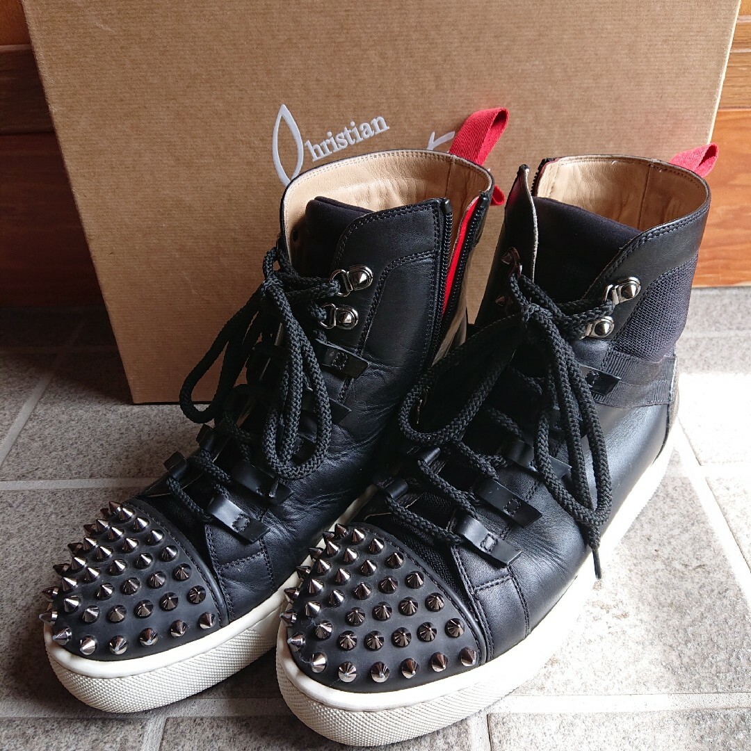 Christian Louboutin(クリスチャンルブタン)のクリスチャン・ルブタン 白黒ブーツスニーカー メンズの靴/シューズ(ブーツ)の商品写真
