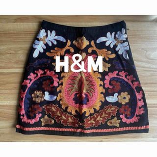 エイチアンドエム(H&M)の【美品】H&M 刺繍タイトスカート(ひざ丈スカート)