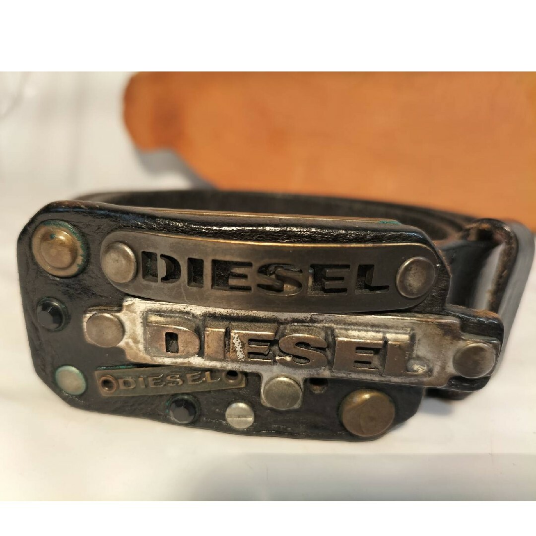 DIESEL(ディーゼル)の【レザープレートバックル】ＤＩＥＳＥＬ　正規品　高級レザーベルト　厚本革/真鍮 メンズのファッション小物(ベルト)の商品写真