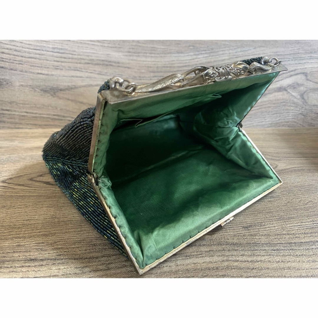 昭和レトロ　総ビーズバッグ　グリーン　玉虫色 レディースのバッグ(ハンドバッグ)の商品写真