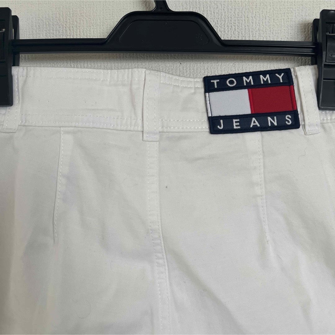 TOMMY JEANS(トミージーンズ)のトミージーンズ　ホワイトデニム　ワイドシルエット レディースのパンツ(デニム/ジーンズ)の商品写真