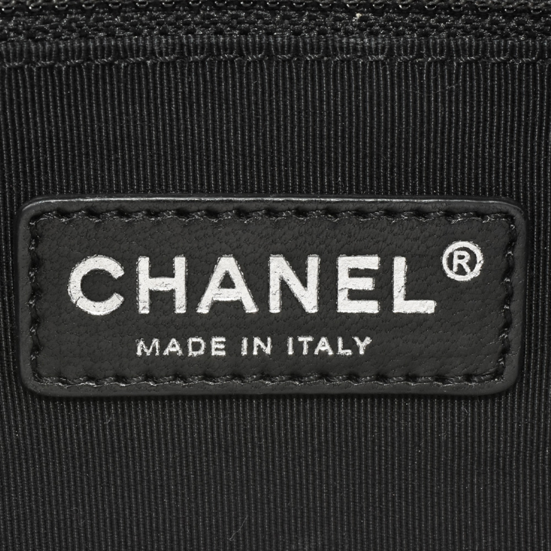 CHANEL(シャネル)のシャネル CHANEL ココマーク マトラッセ ラグジュアリー チェーン ショルダーバッグ ラムスキン シルバー シルバー金具 8桁 14番台(2010年頃製造)【中古】 レディースのバッグ(ハンドバッグ)の商品写真