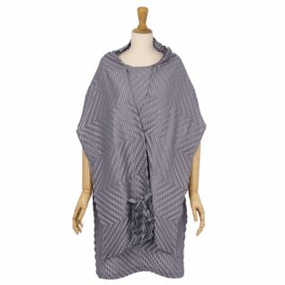 イッセイミヤケ(ISSEY MIYAKE)の美品 ミーイッセイミヤケ me ISSEY MIYAKE シャツ ブラウス ワンピース ストール付き プリーツ トップス レディース フリー グレー(シャツ/ブラウス(半袖/袖なし))