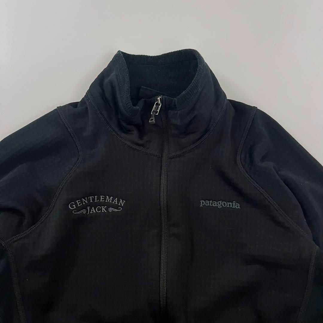 patagonia(パタゴニア)のPatagonia レギュレーター R1 トップス メンズ M ブラック ロゴ メンズのジャケット/アウター(その他)の商品写真