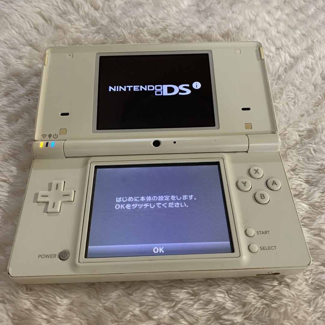 ニンテンドーDS(ニンテンドーDS)のニンテンドー DSI 　中古品　　ホワイト エンタメ/ホビーのゲームソフト/ゲーム機本体(携帯用ゲーム機本体)の商品写真