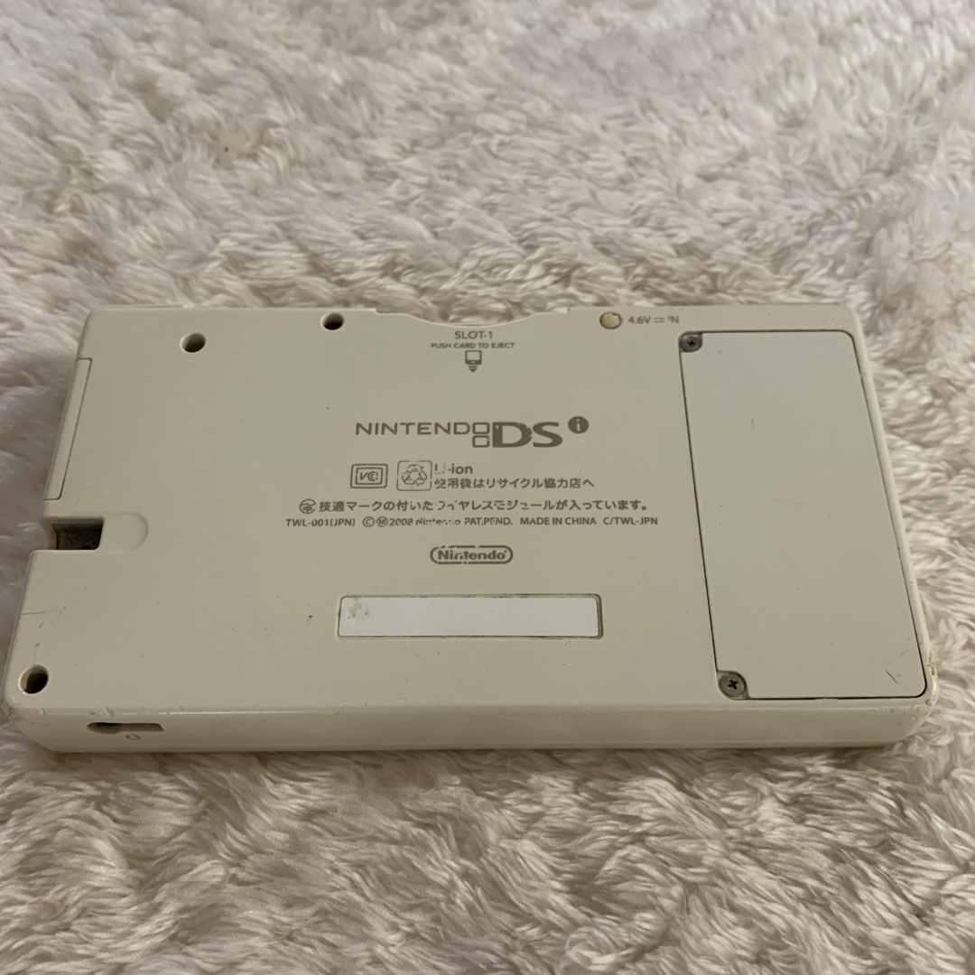 ニンテンドーDS(ニンテンドーDS)のニンテンドー DSI 　中古品　　ホワイト エンタメ/ホビーのゲームソフト/ゲーム機本体(携帯用ゲーム機本体)の商品写真