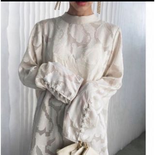 アメリヴィンテージ(Ameri VINTAGE)のHAOKAN BACK RIBBON BLOUSE(シャツ/ブラウス(長袖/七分))